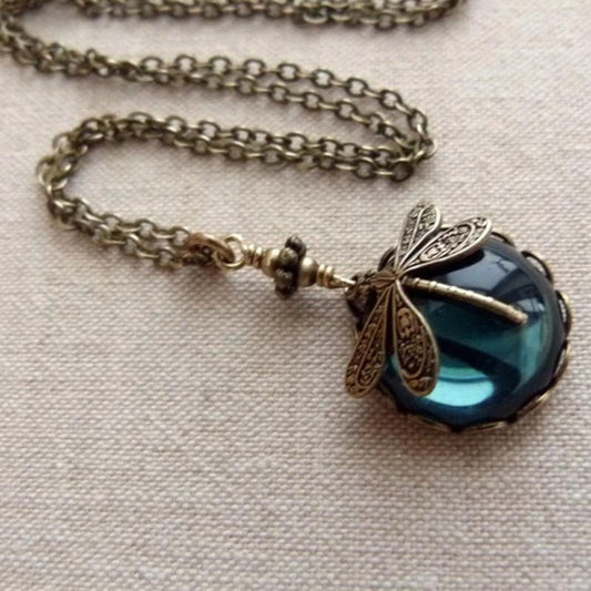 Collier Vintage Orné d’une Libellule